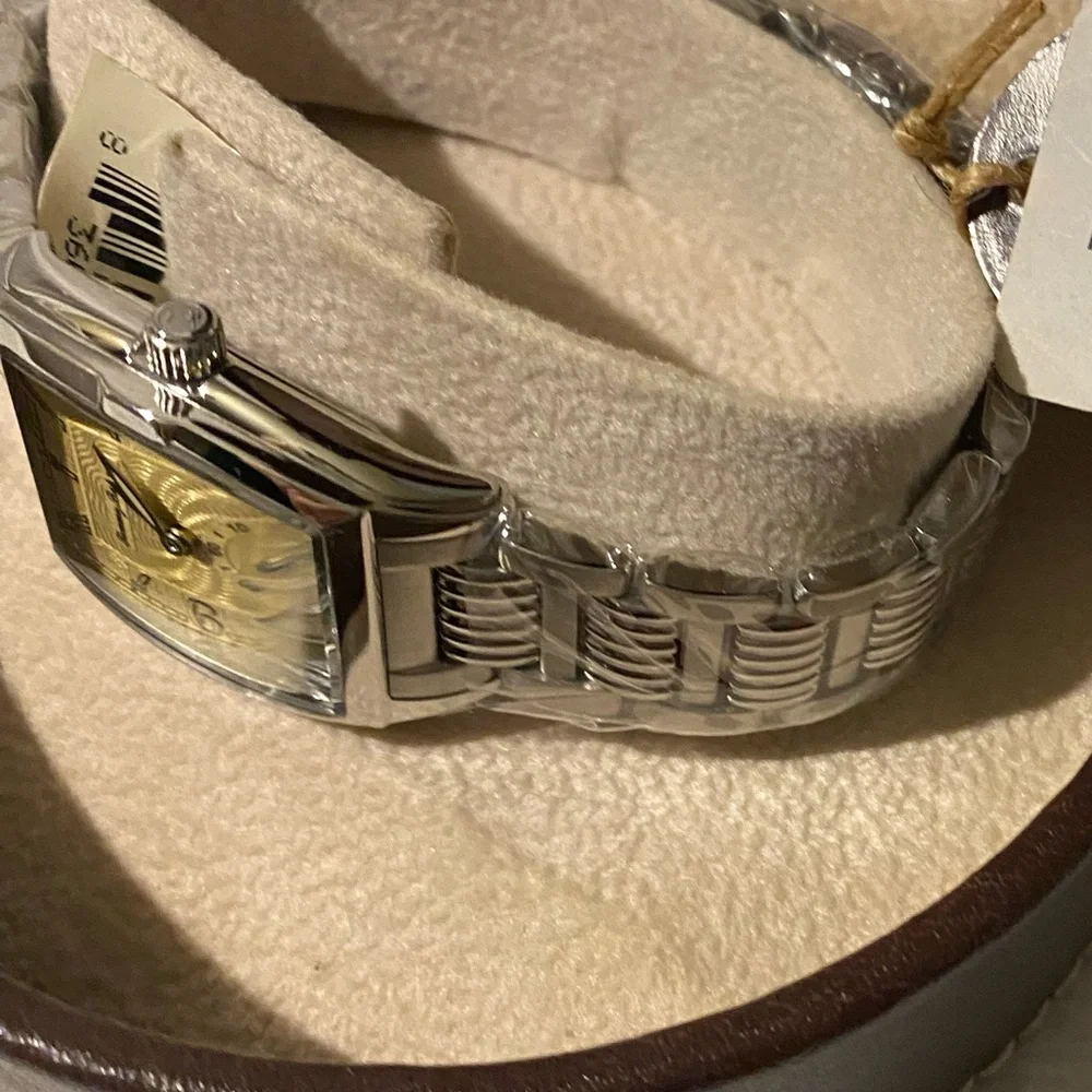 Tommy Bahamas Ladies Watch with Silver Band (Style TB4032) - Picture 4 of 9